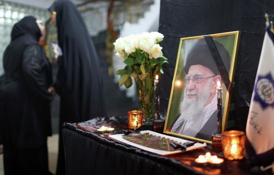 Хаменеи стал новым лидером Ирана. Чиновники саботируют приказы Путина. Иран послал Трампа: главное к утру Хаменеи стал новым лидером Ирана. Чиновники саботируют приказы Путина. Иран послал Трампа: главное к утру