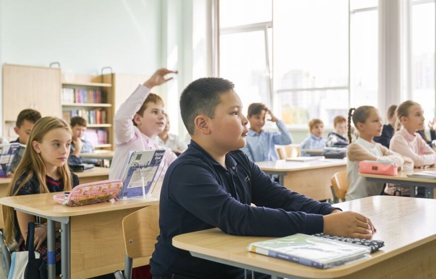 40 новых языков в школах! Кравцов меняет образование – дети заговорят как предки?