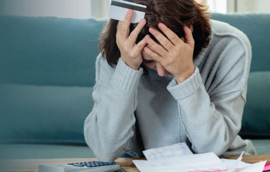 Молодёжь до 25 лет тонет в долгах. Банкротств в разы больше – кредитки добивают?