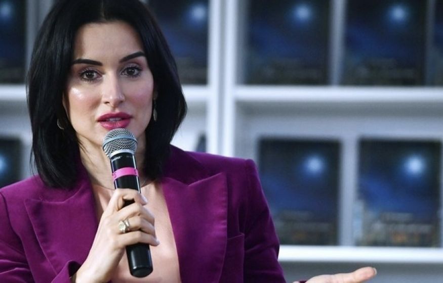  Безос и Цукерберг* пишут код, крадущий время, заявила Канделаки и перечислила «воров времени» 