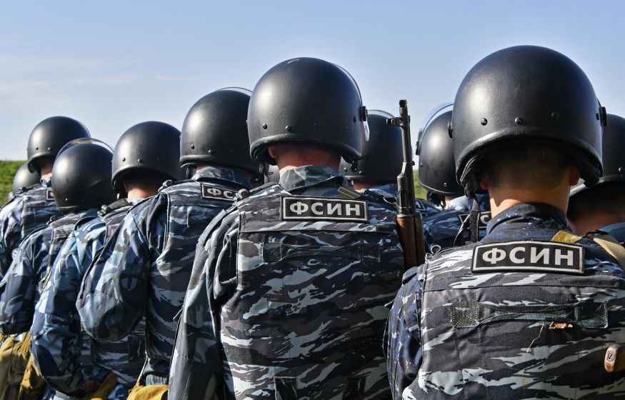 ИИ вместо надзирателя: во ФСИН решили, что роботы будут следить за зэками?