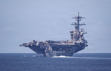 США получили удар ниже пояса. Иран вывел из строя авианосец и потребовал репарации