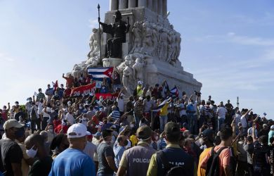 Кубинский майдан начался? Камни в Компартию — Трамп ликует, острову конец?