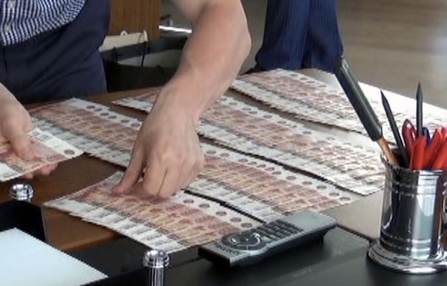 Конверты в туалете и грабеж своих: начальник из Минобороны сел на 11 лет