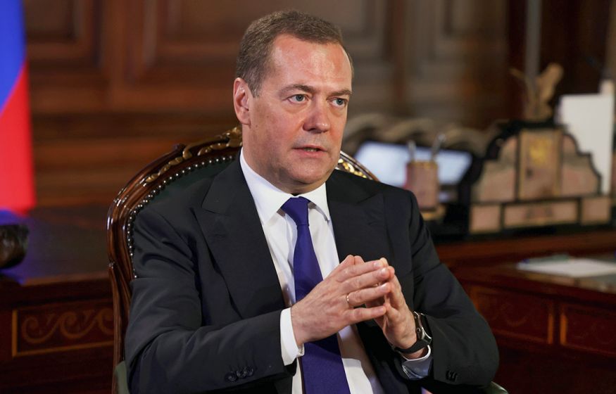 «Пронюханным мозгом не понять»: Медведев уничтожил надежды Зеленского на роль «переговорщика»