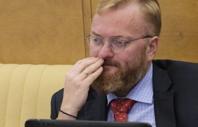 «Быдло all inclusive»: Милонов в ярости — депутат хочет запретить россиянам отдых за границей и отправить всех в Выборг