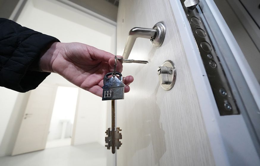 «Ипотека — современное крепостное право. Демографический кризис нарастает»: в Госдуме забили тревогу