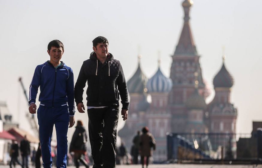 «Нужно высылать мигрантов целыми кланами! Пусть куролесят у себя дома»: в Госдуме разнесли законопроект МВД «Нужно высылать мигрантов целыми кланами! Пусть куролесят у себя дома»: в Госдуме разнесли законопроект МВД