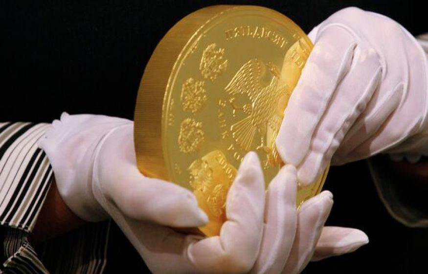 «Рубль — не деньги: все должно быть в долларах»: Хазин раскрыл главную проблему российской финансовой системы