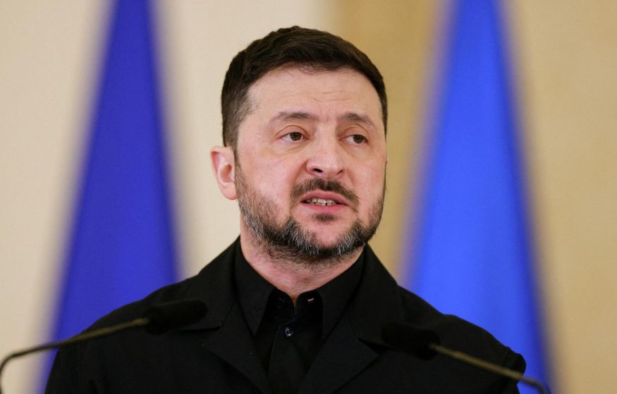 Зеленский призывает Россию капитулировать и одновременно предлагает мир на Пасху. Кремль требует решительных шагов