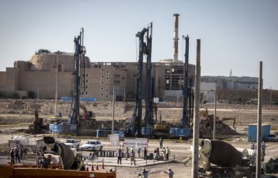 Россия срочно эвакуирует специалистов с АЭС Бушер: угроза Чернобыля над Ираном?