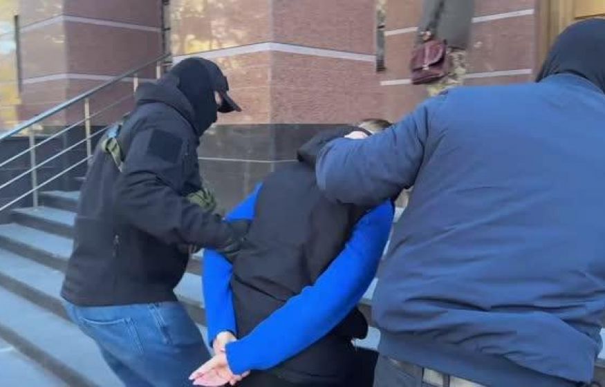 ФСБ поймала крымскую предательницу: координировала ракетный удар по парому