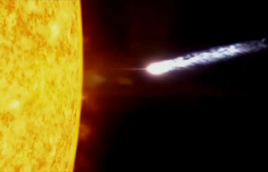 Мега-комета испарится на Солнце прямо сегодня ночью: космическое шоу в прямом эфире