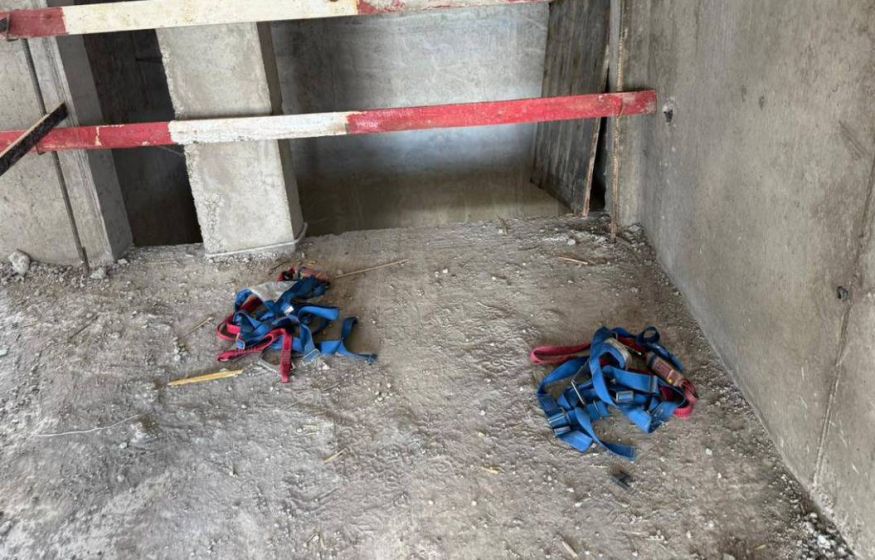 Двое рабочих погибли на стройке в Москве: рухнули с высоты Двое рабочих погибли на стройке в Москве: рухнули с высоты