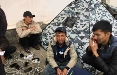 Мигранты с таджикскими симками ловят 4G, а россияне без интернета из-за дронов?! — Zergulio