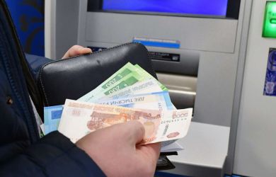 В ЦБ зафиксировали резкий спрос на наличные. Просто интернета не было