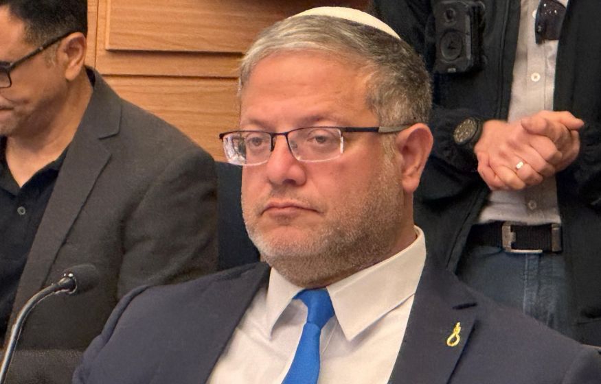 Петли на лацканах и шампанское: Бен-Гвир празднует казни только для палестинцев Петли на лацканах и шампанское: Бен-Гвир празднует казни только для палестинцев