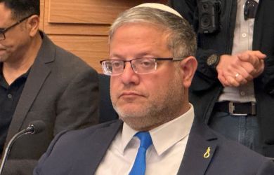 Петли на лацканах и шампанское: Бен-Гвир празднует казни только для палестинцев