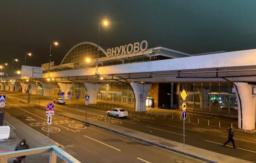 В небе – тревога: Внуково сокращает рейсы из-за дроновой угрозы