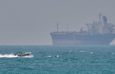 США захватили иранский танкер огнём? Иран контратакует дронами — нефть взлетела