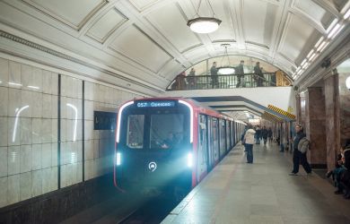 Дым на «Красных Воротах»?! Метро встало, пассажиров эвакуировали в тоннель