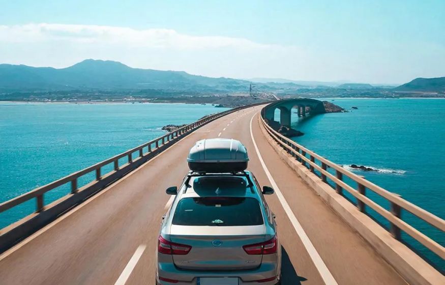 Стопроцентный досмотр на Крымском мосту: минивэны пустят, гибриды развернут