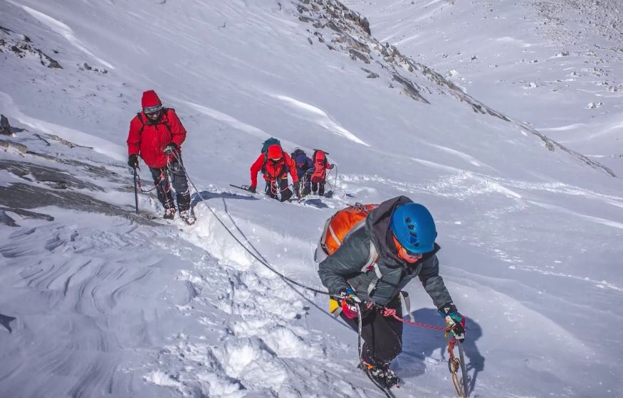 Ссадины на лицах погибших туристок... Трагедия в горах Бурятии: несчастный случай или преступление?