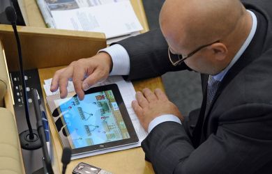 Депутат хочет отобрать интернет у россиян?! «Проверенные» получат доступ, остальных отключат