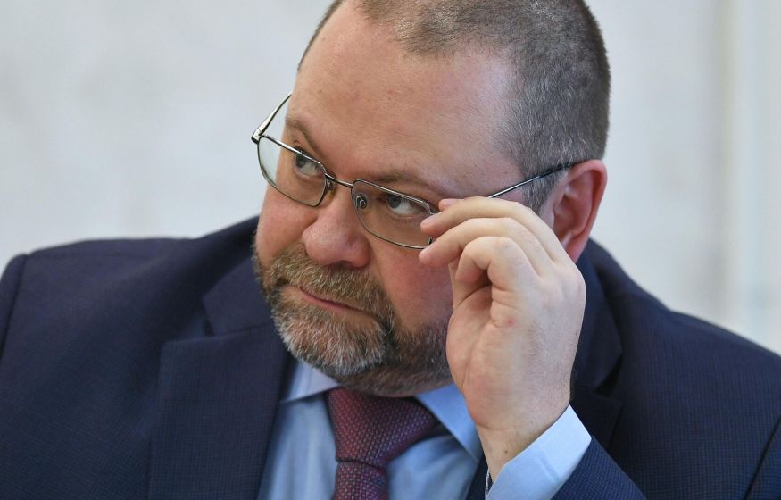 «Ход конём Мельниченко»: власти шокировали отставкой правительства перед выборами