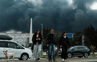 Пожар в Туапсе локализован? Но нефть остается на пляжах, ядовитый дым: дети дышат бензолом...