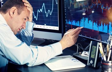 «Ишь, какие, сбережения у них!». Дожили. Экономист винит россиян в провале экономики: «Бегом тратить»