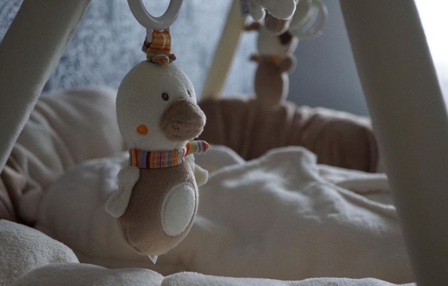 «Веры нет никакой. Только после службы в армии»: Для каких семей ужесточили выплаты на детей?