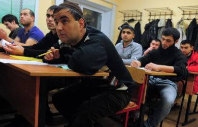 Решетников признал: без мигрантов России не вырасти — но кто спасёт экономику на самом деле?