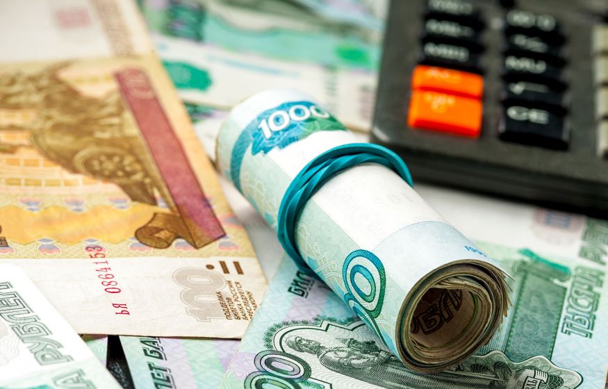 «Пенсия в 50 тыс. рублей, говорите? Если положить деньги в банк, набежит порядка 100 млн»: эксперт