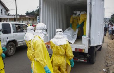 ВОЗ срочно созывает комитет из-за вспышки Эболы Бундибугио: уже десятки заболевших и новые случаи. Что известно?