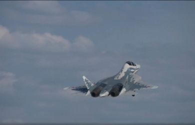 Полёт прошёл успешно? Су-57 с двумя пилотами впервые взлетел: Герой России Сергей Богдан поднял прототип в небо