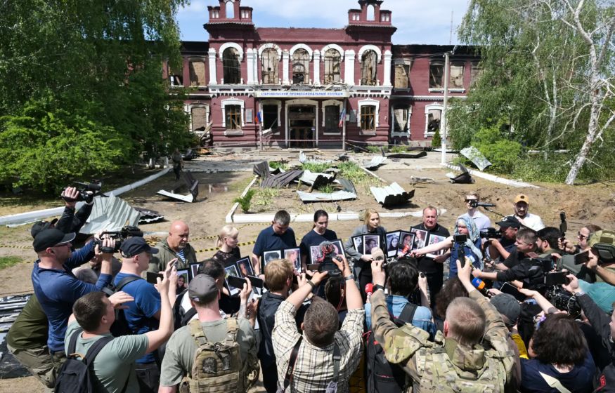«В список экстремистов попали учителя»: в базу «Миротворца» внесли сотрудников атакованного ВСУ колледжа в Старобельске «В список экстремистов попали учителя»: в базу «Миротворца» внесли сотрудников атакованного ВСУ колледжа в Старобельске