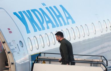 Киев в огне: Зеленский готовится бежать. Украинский депутат шокировал откровенным признанием