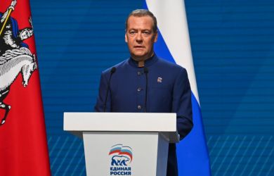 «Три богатыря» от ЕР: партия возвращается к традиции тройки — политологи в восторге, но женщины могут остаться за бортом