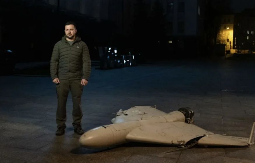 Двойная атака Киева: дроны на Петербург и письмо Зеленского Путину — начало летней военно-дипломатической кампании? Двойная атака Киева: дроны на Петербург и письмо Зеленского Путину — начало летней военно-дипломатической кампании?