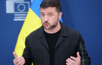 «Военным — железо, чиновникам СБУ — зарплаты»: Зеленский подписал бюджет, где на людей тратят в 8 раз меньше