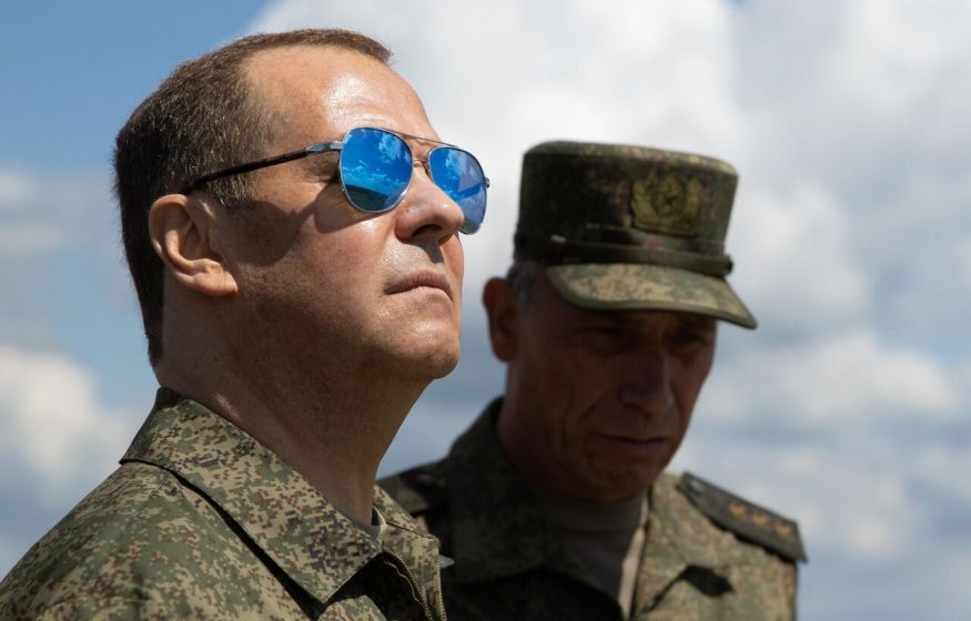 «Украина понимает лишь язык силы» — Медведев призвал усилить удары по Украине