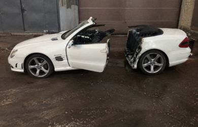 Рассудок покинул, эмоции взяли вверх: 53-летний муж распилил Mercedes пополам, лишь бы он не достался жене при разводе..