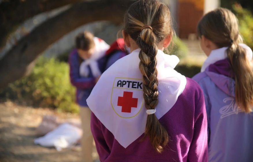 «Артек» закрыт до сентября: детей вывозят под присмотром спецслужб