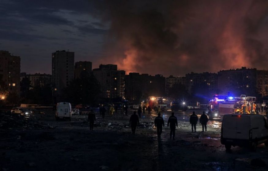 Ночь тревоги в Севастополе. Обломки БПЛА ударили по городу: люди ранены, 9 домов повреждены, в городе пожары...
