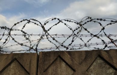 Страна воюет — пора жить по законам военного времени. В Госдуме предлагает казнить коррупционеров силами разведки