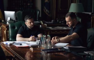 Зеленский собрал тайную встречу под Киевом. Что обсуждалось? 