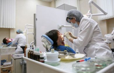 «Плюнула во врача и хвасталась в соцсетях»: мигрантку из Узбекистана вызвали в Следком — теперь она извиняется