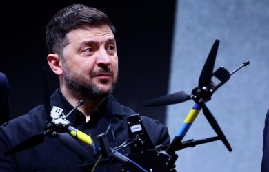 Зеленский управляет наркотиками и теряет связь с реальностью. Лидер Украины осматривает руины и заявляет о победе 
