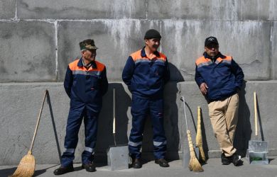 Всё против иждивенцев: Госдума приняла закон, который вышвырнет мигрантов из страны за 15 дней, если они не заработают